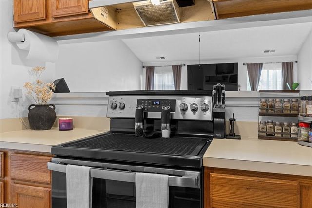 1204 B ST, Suffolk, VA 23434