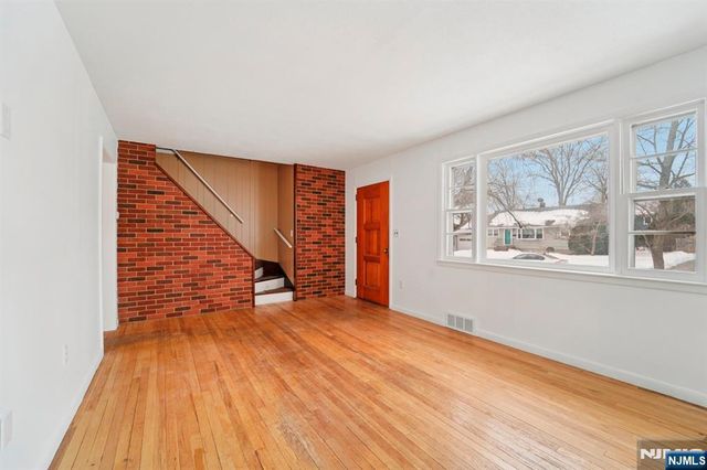 187 OLIVE Avenue, Pompton Lakes, NJ 07442