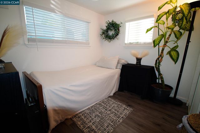 3875 Castro Valley Blvd 32, Castro Valley, CA 94546