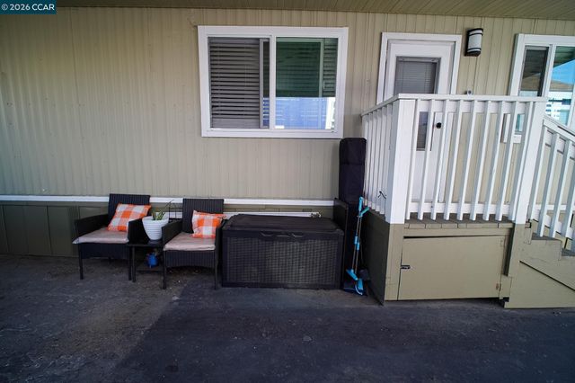 3875 Castro Valley Blvd 32, Castro Valley, CA 94546