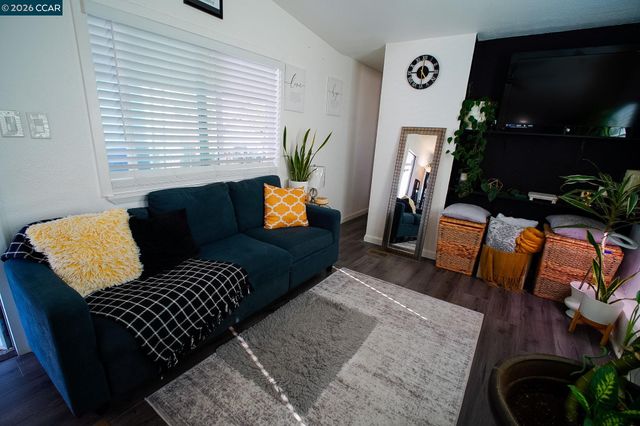 3875 Castro Valley Blvd 32, Castro Valley, CA 94546