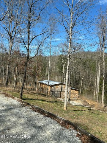 673 Reagan Valley Rd, Tellico Plains, TN 37385
