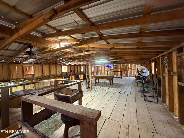 673 Reagan Valley Rd, Tellico Plains, TN 37385