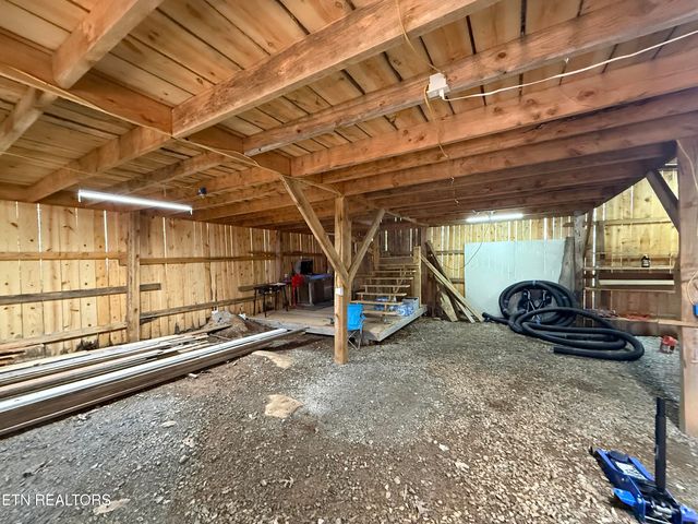 673 Reagan Valley Rd, Tellico Plains, TN 37385