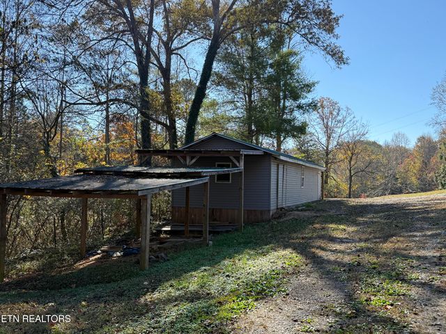 673 Reagan Valley Rd, Tellico Plains, TN 37385