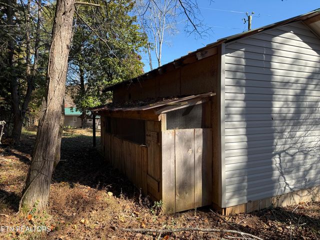 673 Reagan Valley Rd, Tellico Plains, TN 37385