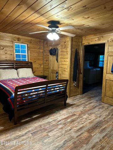 673 Reagan Valley Rd, Tellico Plains, TN 37385