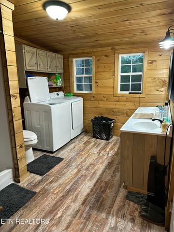 673 Reagan Valley Rd, Tellico Plains, TN 37385