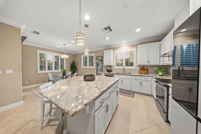 1413 Greenbrier Rd, West Sacramento, CA 95691