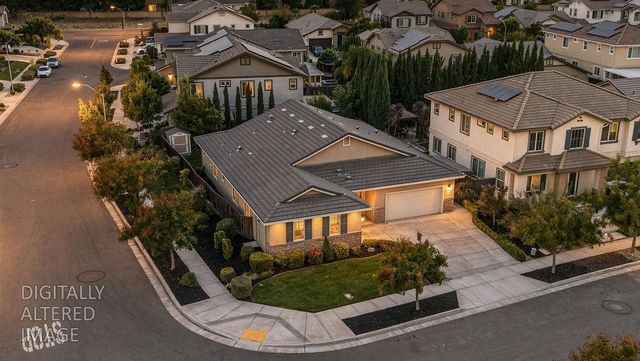 1413 Greenbrier Rd, West Sacramento, CA 95691