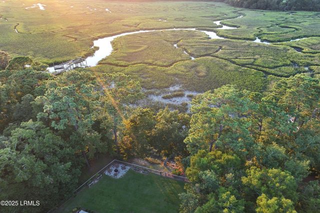 70 Dolphin Point Drive, Beaufort, SC 29907