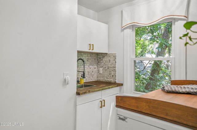 70 Dolphin Point Drive, Beaufort, SC 29907