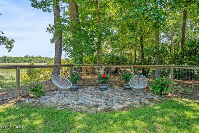 70 Dolphin Point Drive, Beaufort, SC 29907