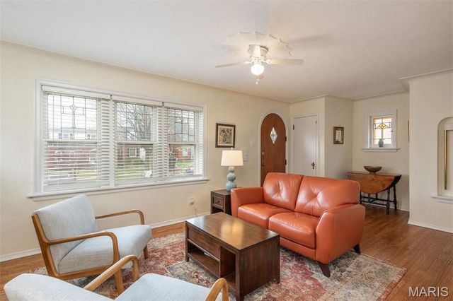 6553 Lindenwood Place, St Louis, MO 63109