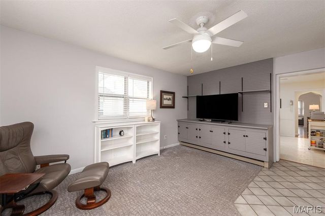 6553 Lindenwood Place, St Louis, MO 63109