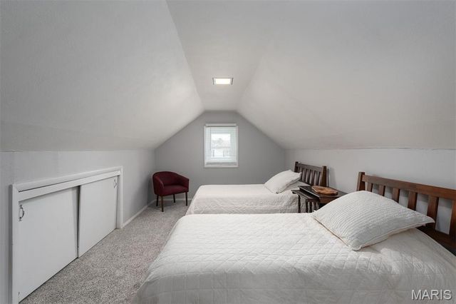 6553 Lindenwood Place, St Louis, MO 63109