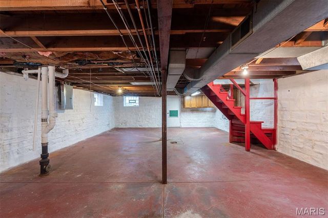 6553 Lindenwood Place, St Louis, MO 63109