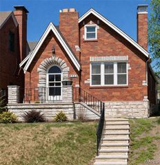 6553 Lindenwood Place, St Louis, MO 63109