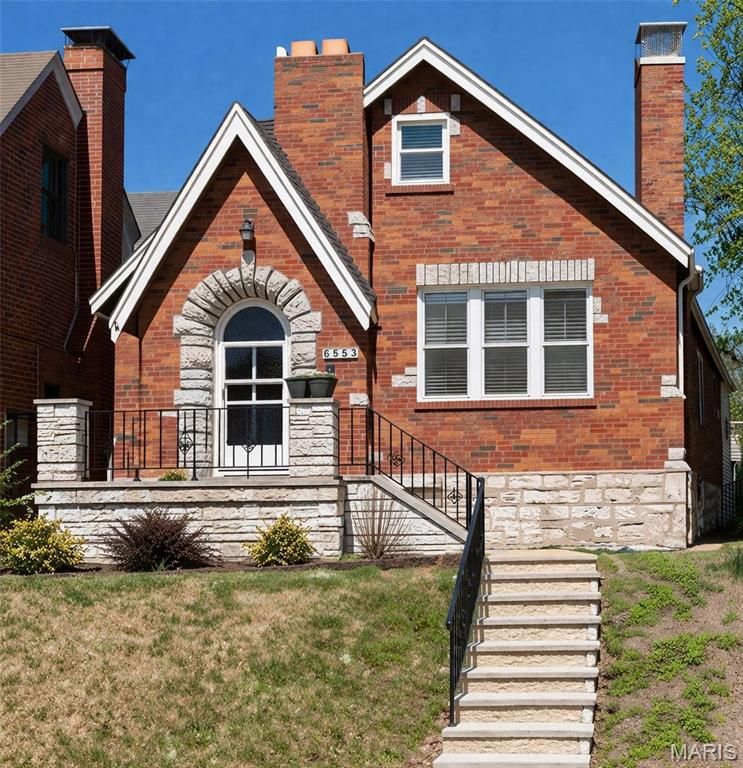 6553 Lindenwood Place, St Louis, MO 63109
