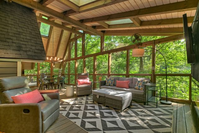 118 Tilley Bend Trail, Blue Ridge, GA 30513