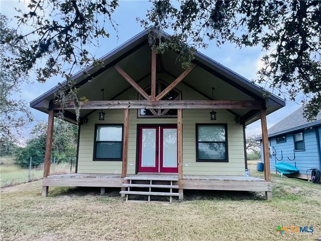 741 Bedgood Lane, Goliad, TX 77963