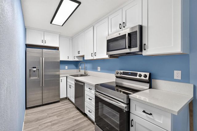 2812 N Auburn Court 210, Palm Springs, CA 92262