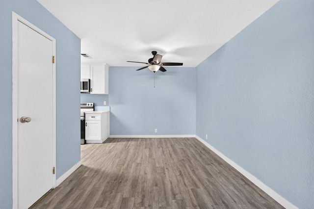 2812 N Auburn Court 210, Palm Springs, CA 92262