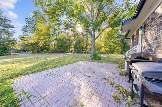 10205 N Loop Rd, Pensacola, FL 32507