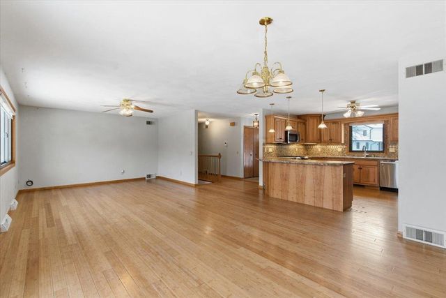 2 W Spyglass Court, Madison, WI 53717