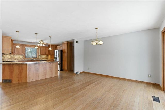 2 W Spyglass Court, Madison, WI 53717