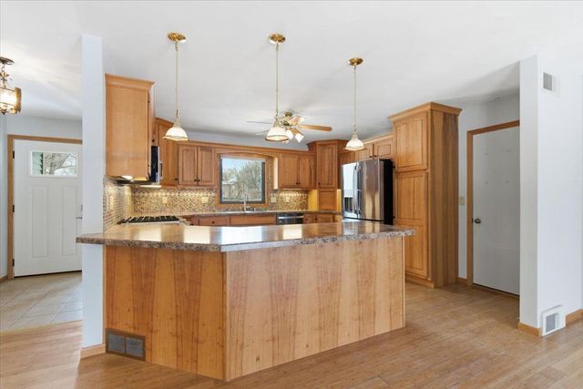 2 W Spyglass Court, Madison, WI 53717