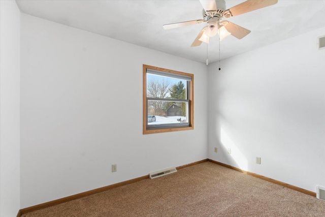 2 W Spyglass Court, Madison, WI 53717