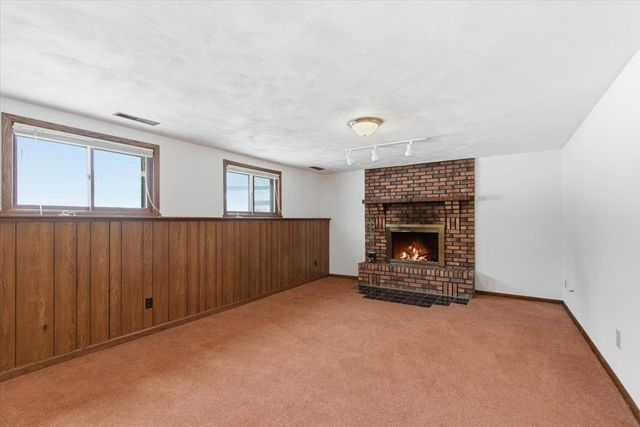 2 W Spyglass Court, Madison, WI 53717