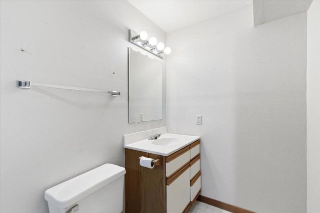 2 W Spyglass Court, Madison, WI 53717