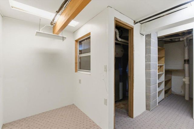 2 W Spyglass Court, Madison, WI 53717