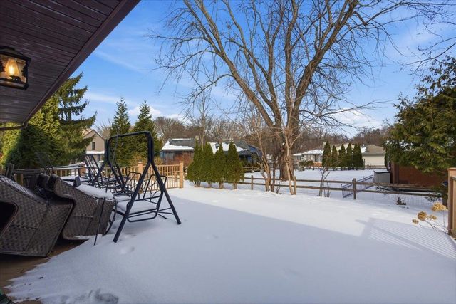 2 W Spyglass Court, Madison, WI 53717