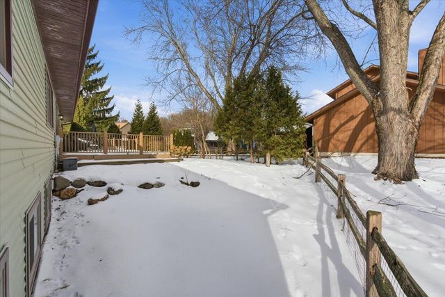2 W Spyglass Court, Madison, WI 53717