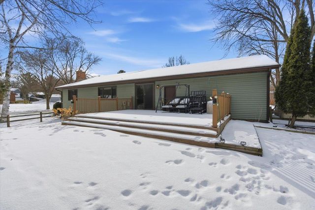 2 W Spyglass Court, Madison, WI 53717