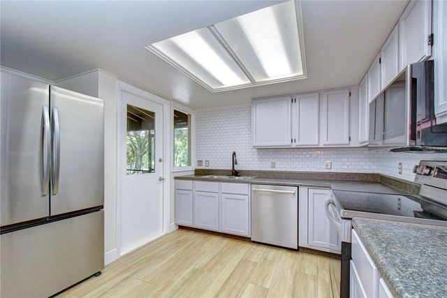 5301 BRADBURY COURT, Tampa, FL 33624