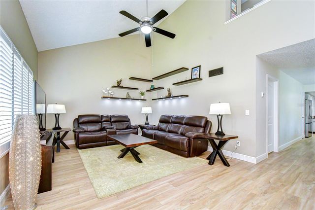5301 BRADBURY COURT, Tampa, FL 33624