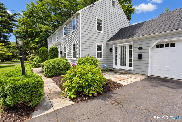 7 Cliffmore Road, West Hartford, CT 06107