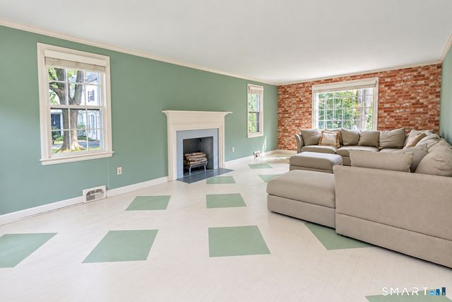 7 Cliffmore Road, West Hartford, CT 06107