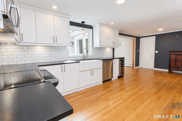 7 Cliffmore Road, West Hartford, CT 06107