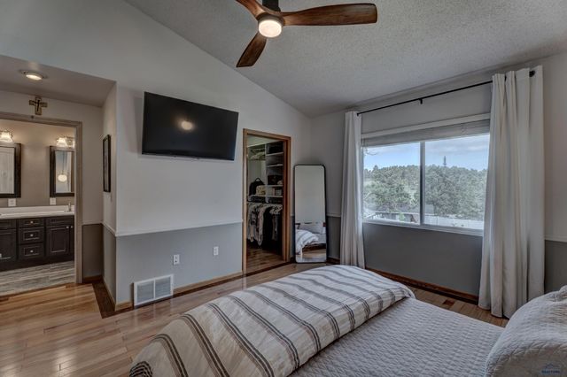 5420 SNOWBERRY LN, Rapid City, SD 57702