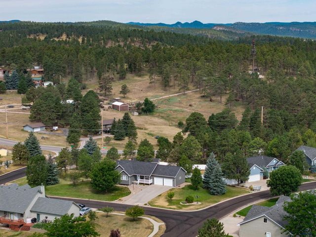 5420 SNOWBERRY LN, Rapid City, SD 57702
