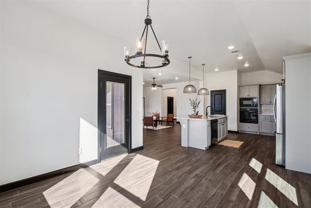 13320 SW 8th Street, Yukon, OK 73099