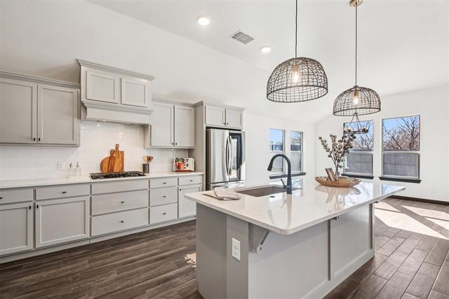 13320 SW 8th Street, Yukon, OK 73099