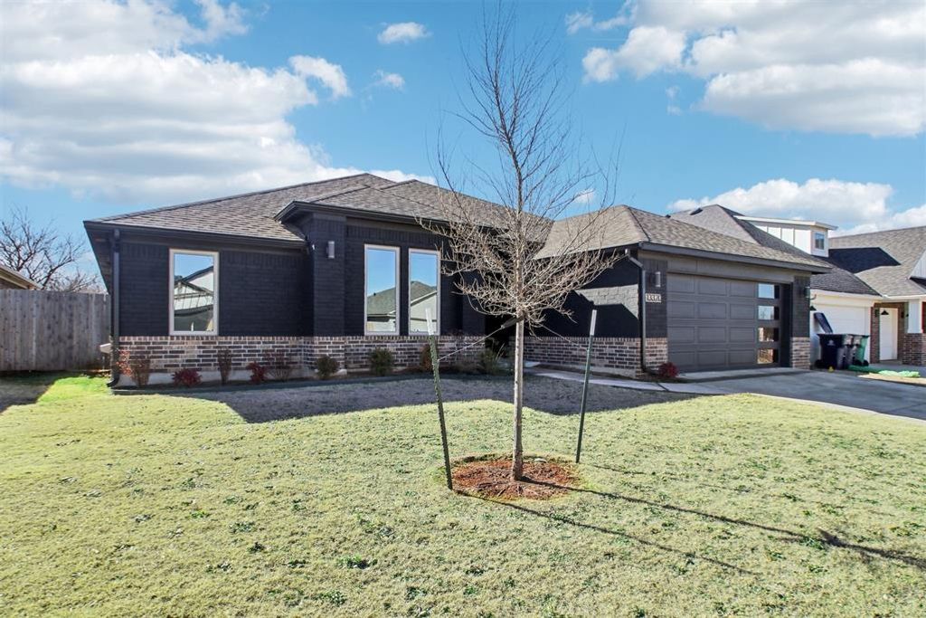 Image 2 of property listing at 13320 SW 8th Street, Yukon, OK 73099