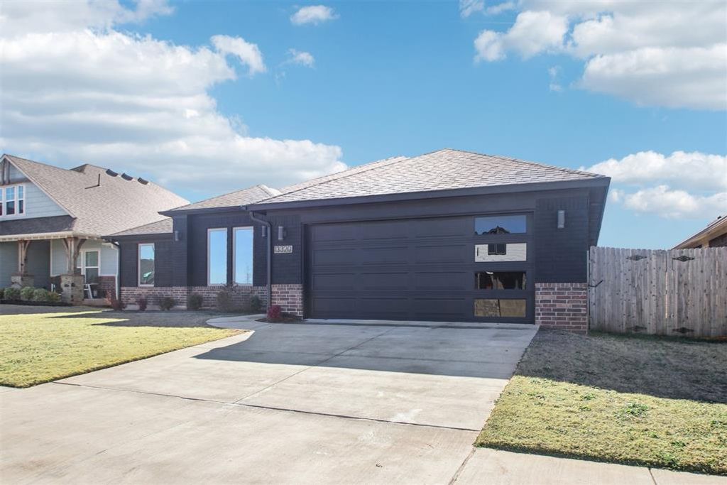 Image 3 of property listing at 13320 SW 8th Street, Yukon, OK 73099