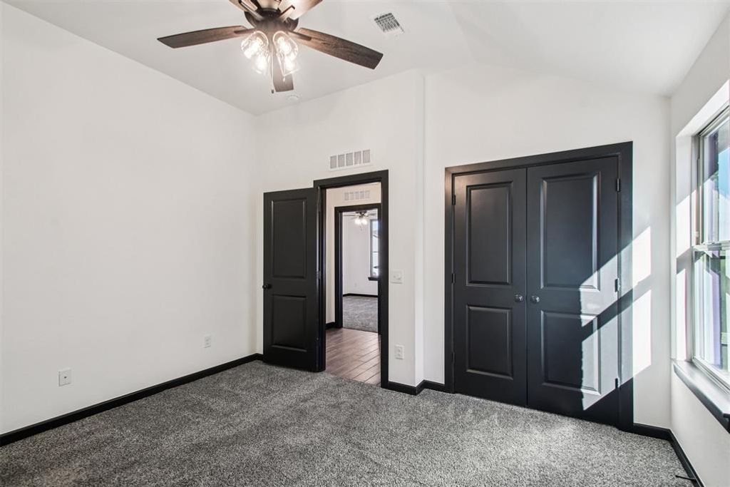 Image 23 of property listing at 13320 SW 8th Street, Yukon, OK 73099